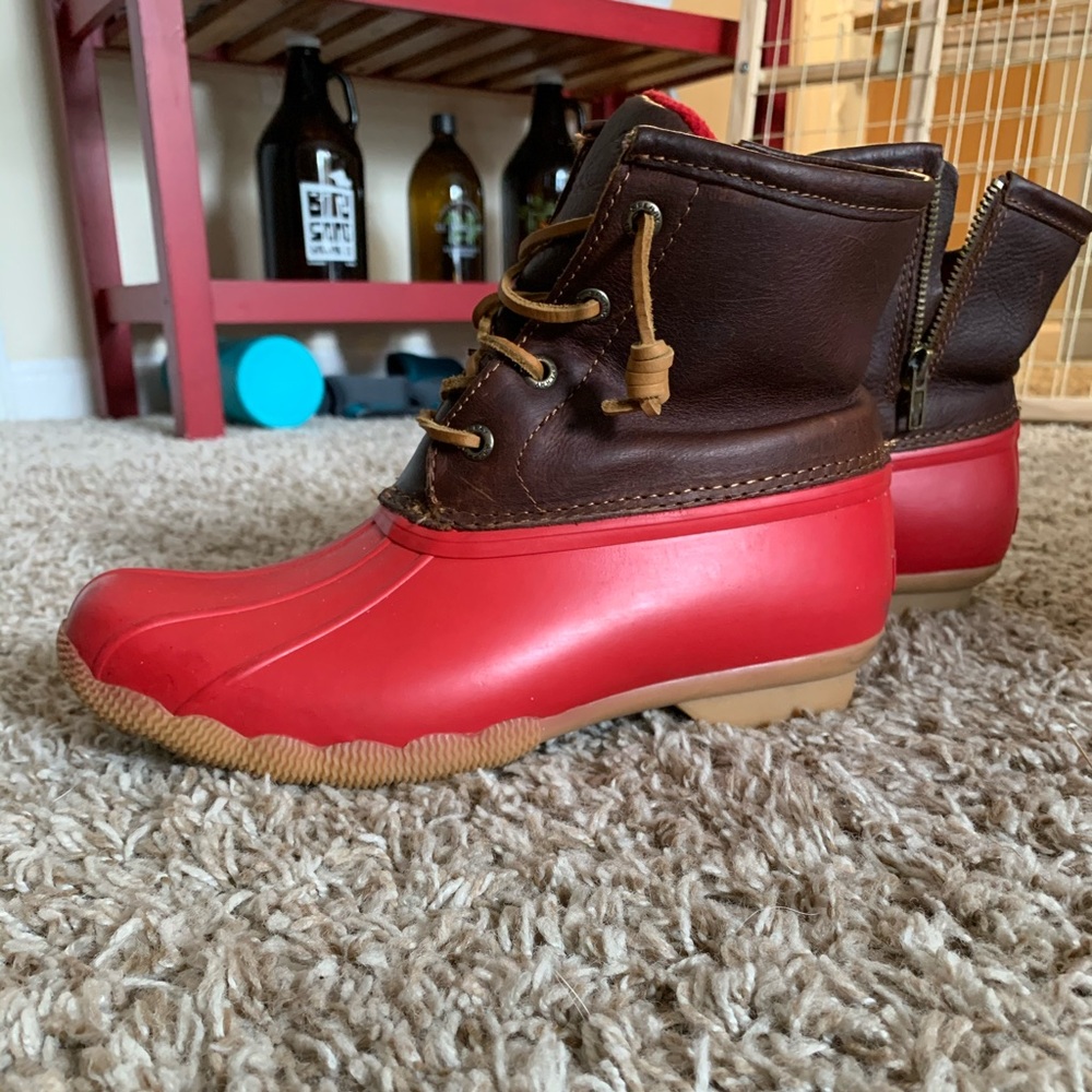 Sperry syren duck boot- red and brown size 7